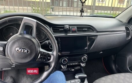 KIA Rio IV, 2018 год, 1 390 000 рублей, 8 фотография