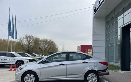 Hyundai Solaris II рестайлинг, 2012 год, 520 000 рублей, 4 фотография