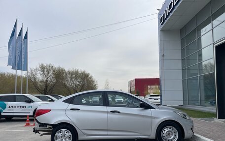 Hyundai Solaris II рестайлинг, 2012 год, 520 000 рублей, 8 фотография