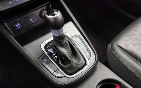 Hyundai Kona I, 2022 год, 1 705 000 рублей, 6 фотография