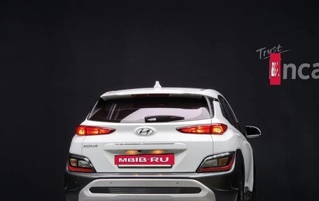 Hyundai Kona I, 2022 год, 1 705 000 рублей, 4 фотография