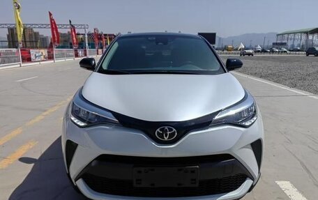 Toyota C-HR I рестайлинг, 2022 год, 1 990 000 рублей, 3 фотография