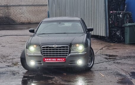 Chrysler 300C II, 2005 год, 630 000 рублей, 6 фотография
