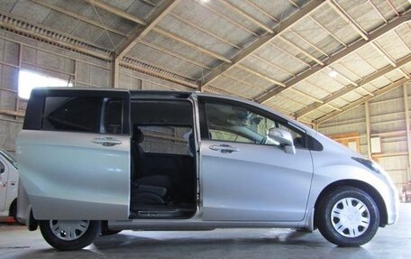 Honda Freed I, 2011 год, 815 000 рублей, 4 фотография