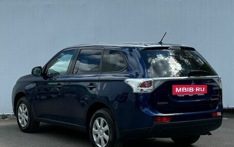 Mitsubishi Outlander III рестайлинг 3, 2013 год, 1 090 000 рублей, 7 фотография