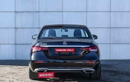 Mercedes-Benz E-Класс, 2021 год, 3 050 000 рублей, 4 фотография