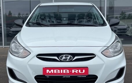 Hyundai Solaris II рестайлинг, 2012 год, 660 000 рублей, 2 фотография