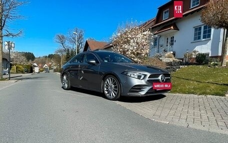 Mercedes-Benz A-Класс, 2022 год, 3 255 000 рублей, 2 фотография