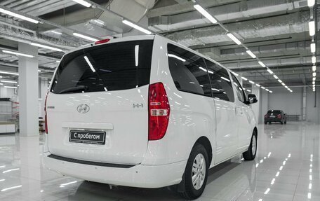 Hyundai H-1 II рестайлинг, 2019 год, 3 300 000 рублей, 2 фотография