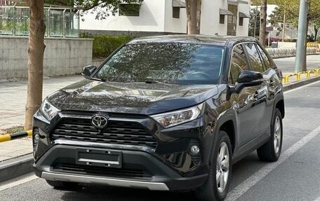 Toyota RAV4, 2020 год, 2 335 555 рублей, 3 фотография