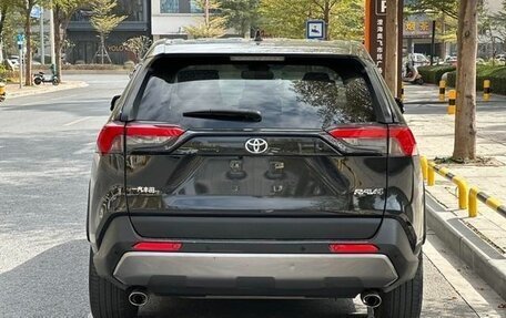 Toyota RAV4, 2020 год, 2 335 555 рублей, 2 фотография