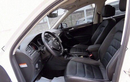 Volkswagen Tiguan II, 2020 год, 2 322 000 рублей, 4 фотография