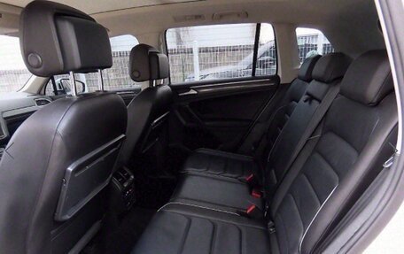 Volkswagen Tiguan II, 2020 год, 2 322 000 рублей, 5 фотография