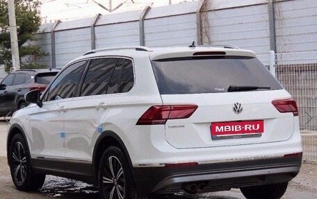 Volkswagen Tiguan II, 2020 год, 2 322 000 рублей, 2 фотография