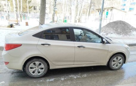 Hyundai Solaris II рестайлинг, 2015 год, 680 000 рублей, 2 фотография