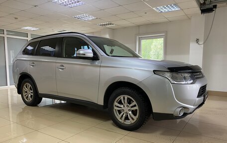 Mitsubishi Outlander III рестайлинг 3, 2013 год, 1 469 999 рублей, 3 фотография