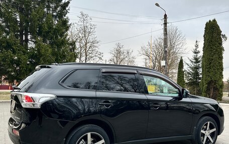 Mitsubishi Outlander III рестайлинг 3, 2013 год, 1 285 000 рублей, 6 фотография
