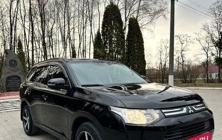 Mitsubishi Outlander III рестайлинг 3, 2013 год, 1 285 000 рублей, 3 фотография