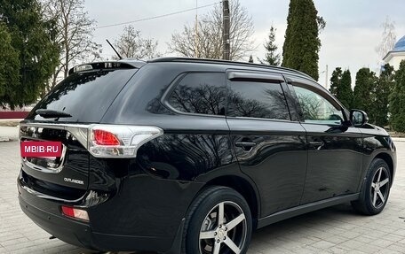 Mitsubishi Outlander III рестайлинг 3, 2013 год, 1 285 000 рублей, 7 фотография