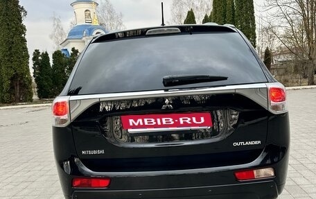 Mitsubishi Outlander III рестайлинг 3, 2013 год, 1 285 000 рублей, 8 фотография