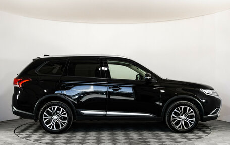 Mitsubishi Outlander III рестайлинг 3, 2018 год, 1 989 000 рублей, 4 фотография