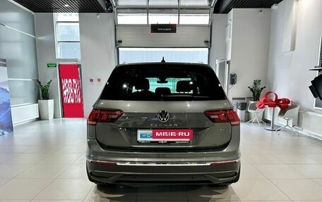 Volkswagen Tiguan II, 2021 год, 3 350 000 рублей, 5 фотография
