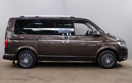 Volkswagen Multivan T6 рестайлинг, 2015 год, 3 400 000 рублей, 4 фотография