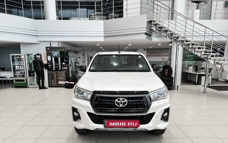 Toyota Hilux VIII, 2020 год, 4 130 000 рублей, 2 фотография