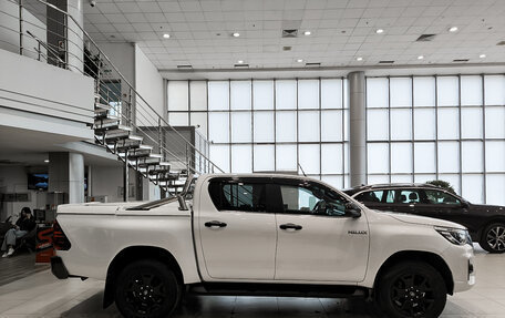 Toyota Hilux VIII, 2020 год, 4 130 000 рублей, 4 фотография