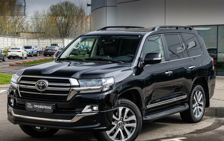 Toyota Land Cruiser 200, 2018 год, 6 349 000 рублей, 2 фотография
