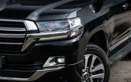 Toyota Land Cruiser 200, 2018 год, 6 349 000 рублей, 3 фотография
