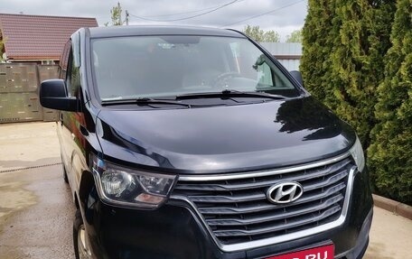 Hyundai Grand Starex Grand Starex I рестайлинг 2, 2019 год, 3 700 000 рублей, 4 фотография