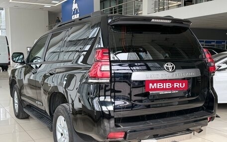 Toyota Land Cruiser Prado 150 рестайлинг 2, 2018 год, 3 500 000 рублей, 6 фотография