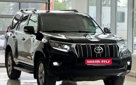 Toyota Land Cruiser Prado 150 рестайлинг 2, 2018 год, 3 500 000 рублей, 2 фотография
