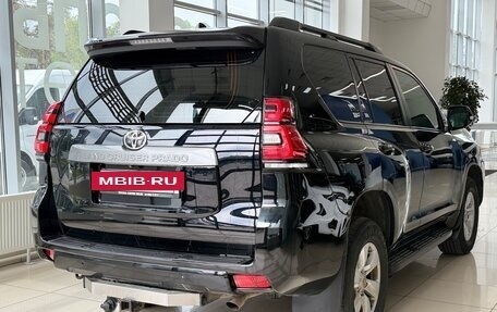 Toyota Land Cruiser Prado 150 рестайлинг 2, 2018 год, 3 500 000 рублей, 4 фотография