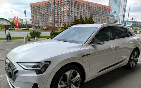 Audi e-tron I, 2019 год, 4 000 000 рублей, 2 фотография