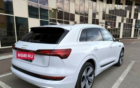 Audi e-tron I, 2019 год, 4 000 000 рублей, 4 фотография