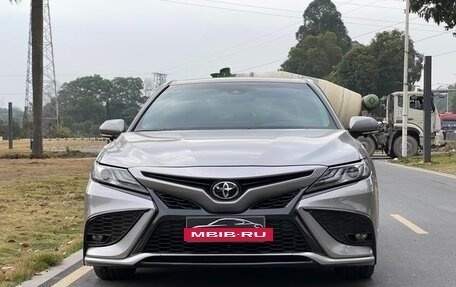 Toyota Camry, 2021 год, 2 400 000 рублей, 3 фотография