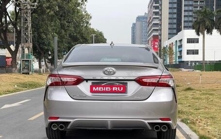 Toyota Camry, 2021 год, 2 400 000 рублей, 4 фотография