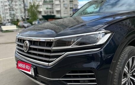 Volkswagen Touareg III, 2019 год, 4 500 000 рублей, 4 фотография