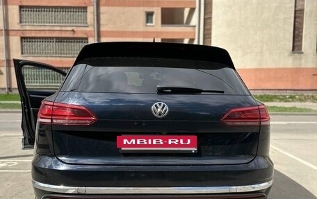 Volkswagen Touareg III, 2019 год, 4 500 000 рублей, 3 фотография