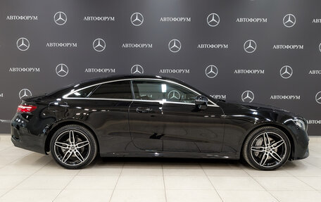 Mercedes-Benz E-Класс, 2019 год, 5 990 000 рублей, 4 фотография