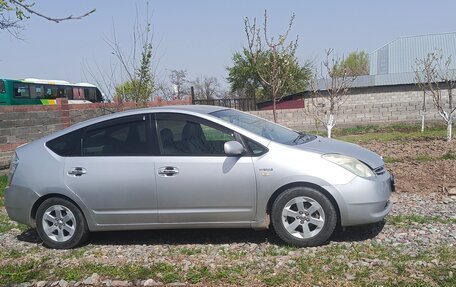 Toyota Prius, 2009 год, 550 000 рублей, 2 фотография