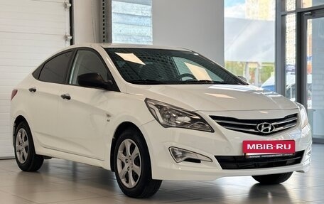 Hyundai Solaris II рестайлинг, 2015 год, 1 100 000 рублей, 3 фотография