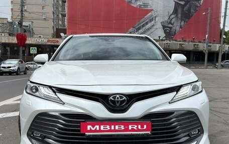 Toyota Camry, 2019 год, 3 300 000 рублей, 2 фотография