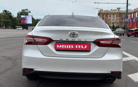 Toyota Camry, 2019 год, 3 300 000 рублей, 6 фотография