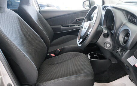 Toyota Vitz, 2019 год, 1 299 000 рублей, 6 фотография