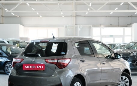Toyota Vitz, 2019 год, 1 299 000 рублей, 5 фотография