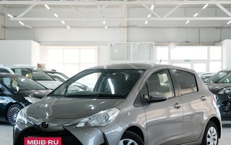 Toyota Vitz, 2019 год, 1 299 000 рублей, 2 фотография