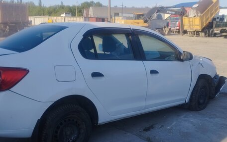 Renault Logan II, 2016 год, 200 000 рублей, 3 фотография